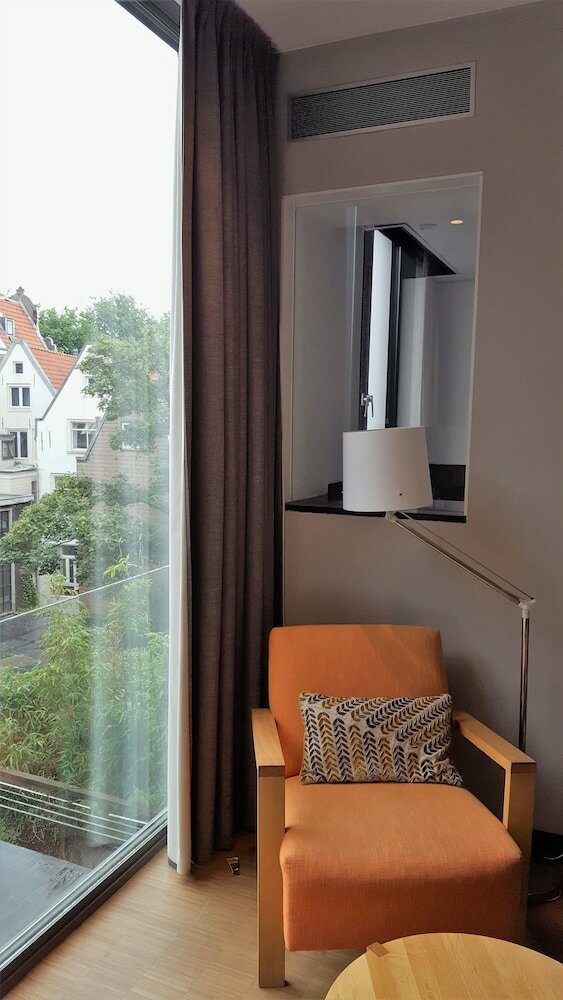 Фото The Bank Hotel