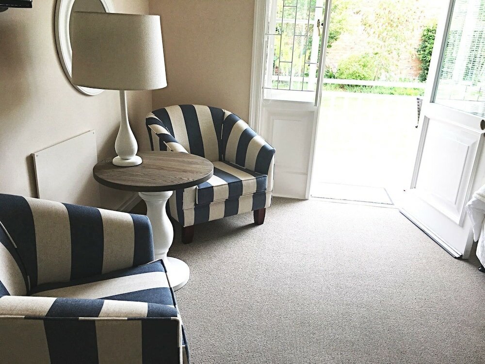 Фото No. 10 Caledon Street Guest House