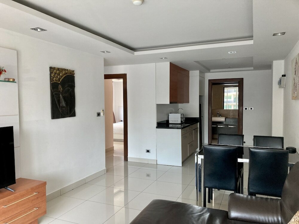 Фото Hyde Park Residence by Pattaya Sunny Rentals