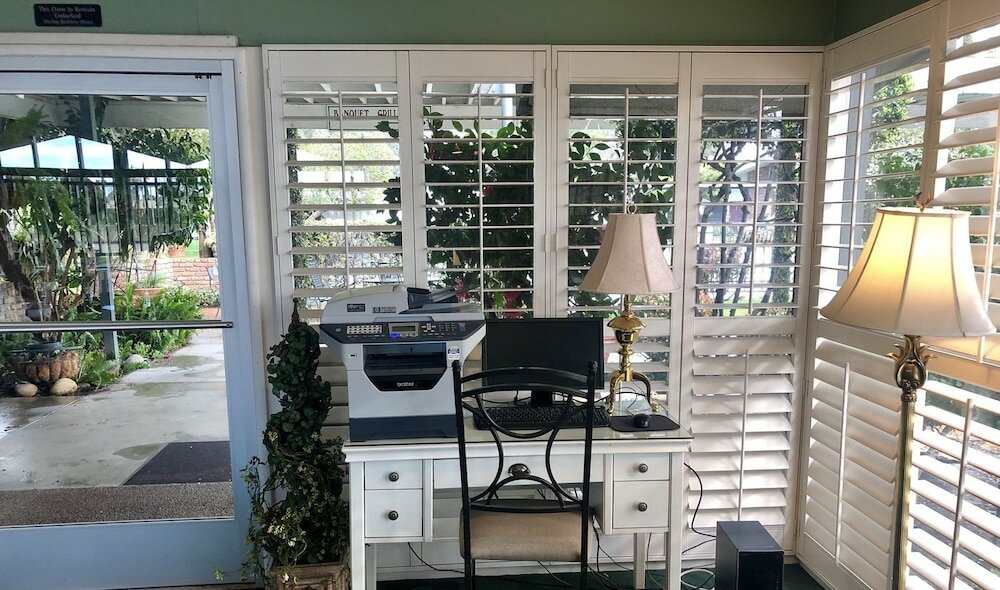 Фото Lamp Liter Inn