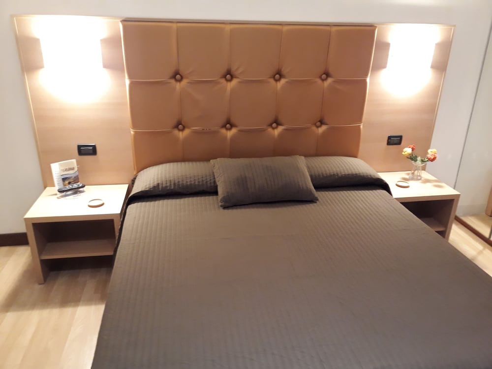 Фото Residenza Cola di Rienzo - Suite in Rome