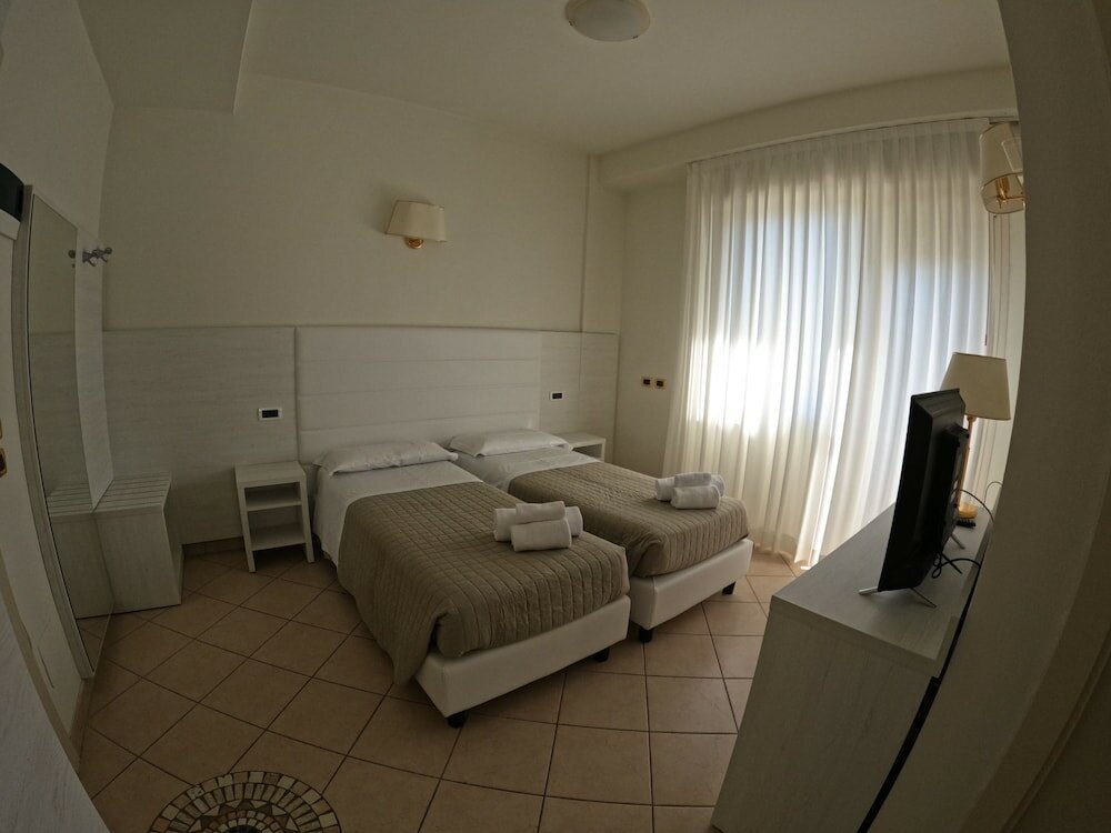Фото Hotel Imperial Beach