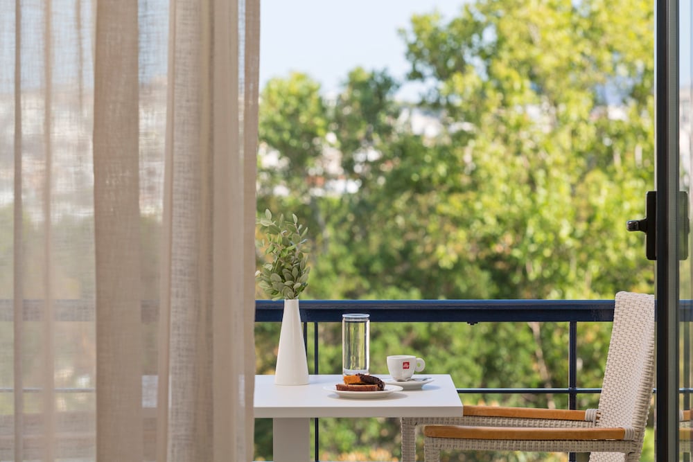 Фото Avra City Boutique Hotel