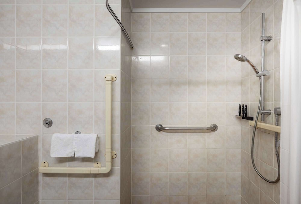 Фото Arawa Park Hotel