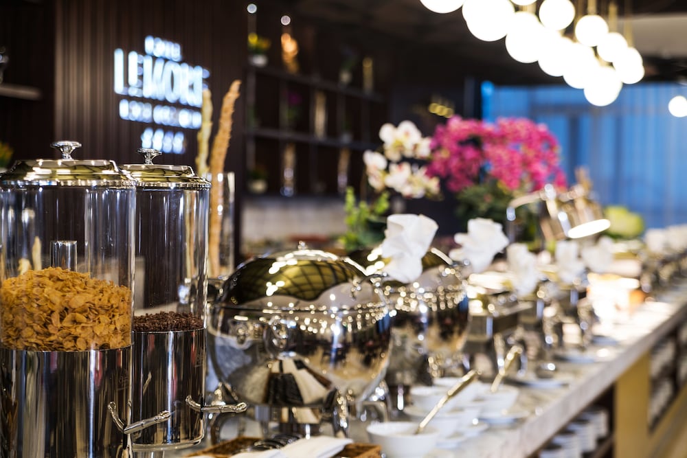 Фото LeMore Hotel