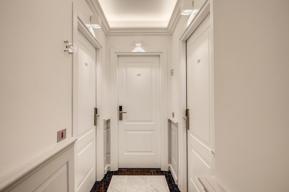 Фото The Liberty Boutique Hotel