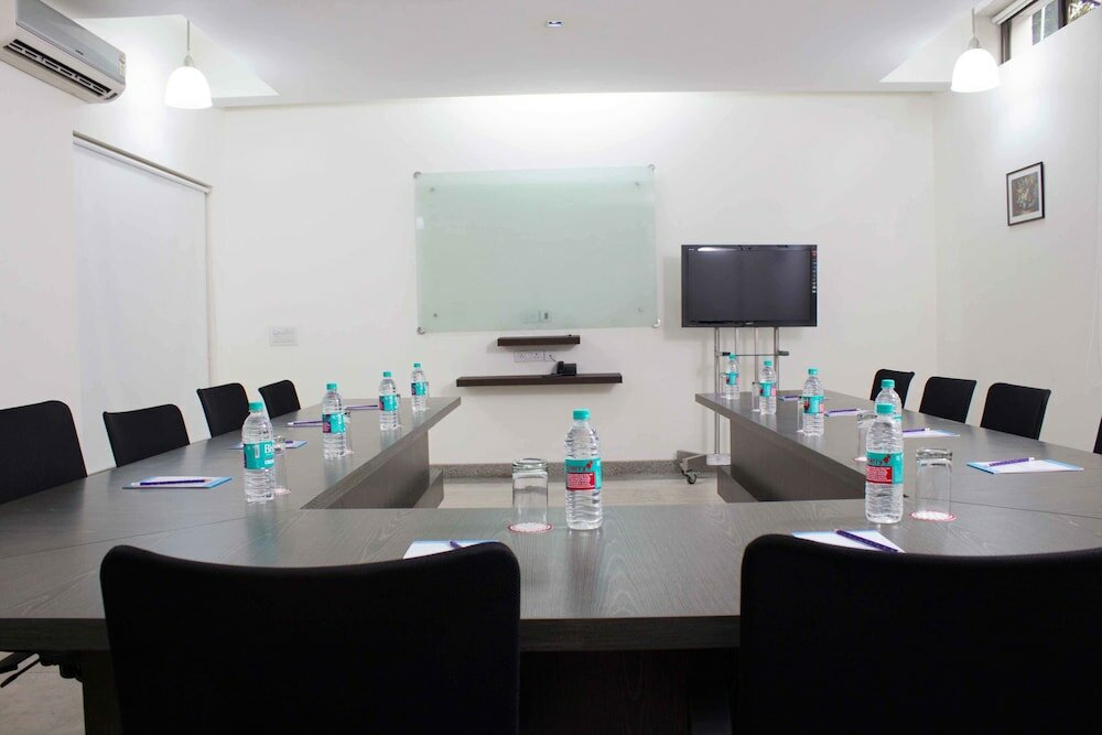 Фото Stately Suites MG Road