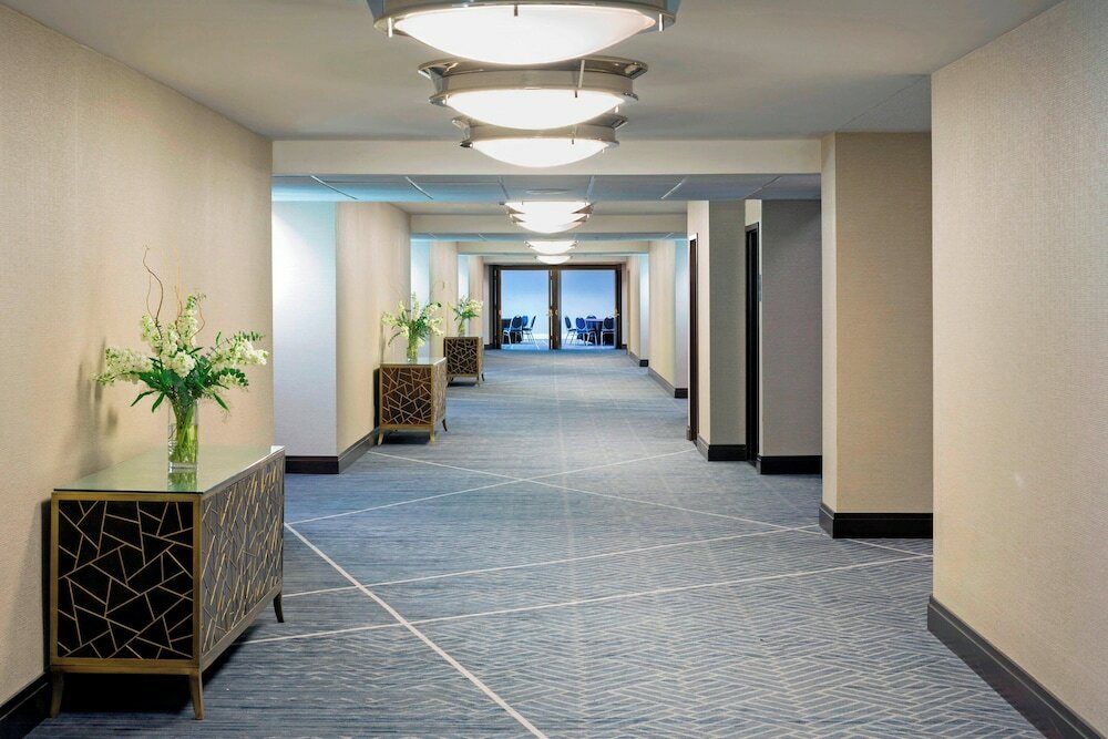 Фото Sheraton Norfolk Waterside Hotel