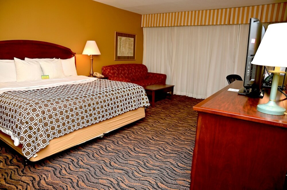 Фото Mcm Eleganté Hotel & Suites