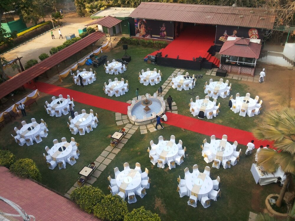 Фото Отель Jayamahal Palace