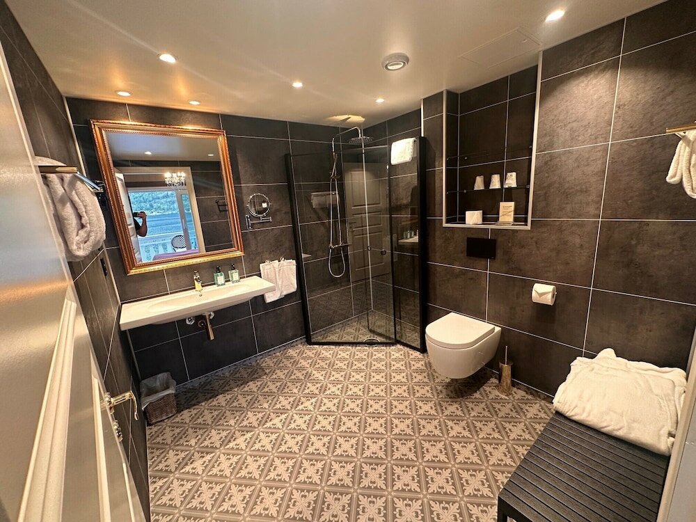 Фото Hofslund Fjord Hotel