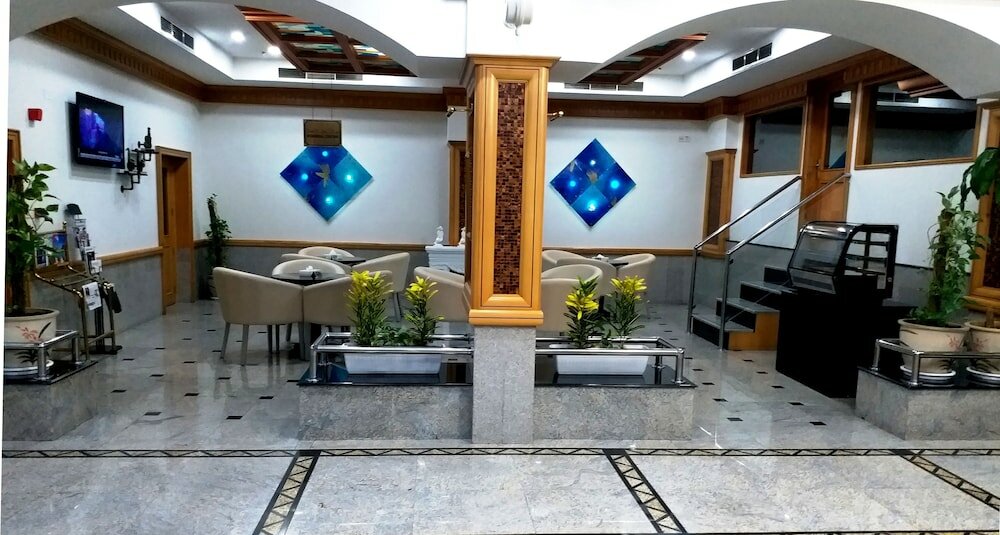 Фото Taj Plaza Hotel