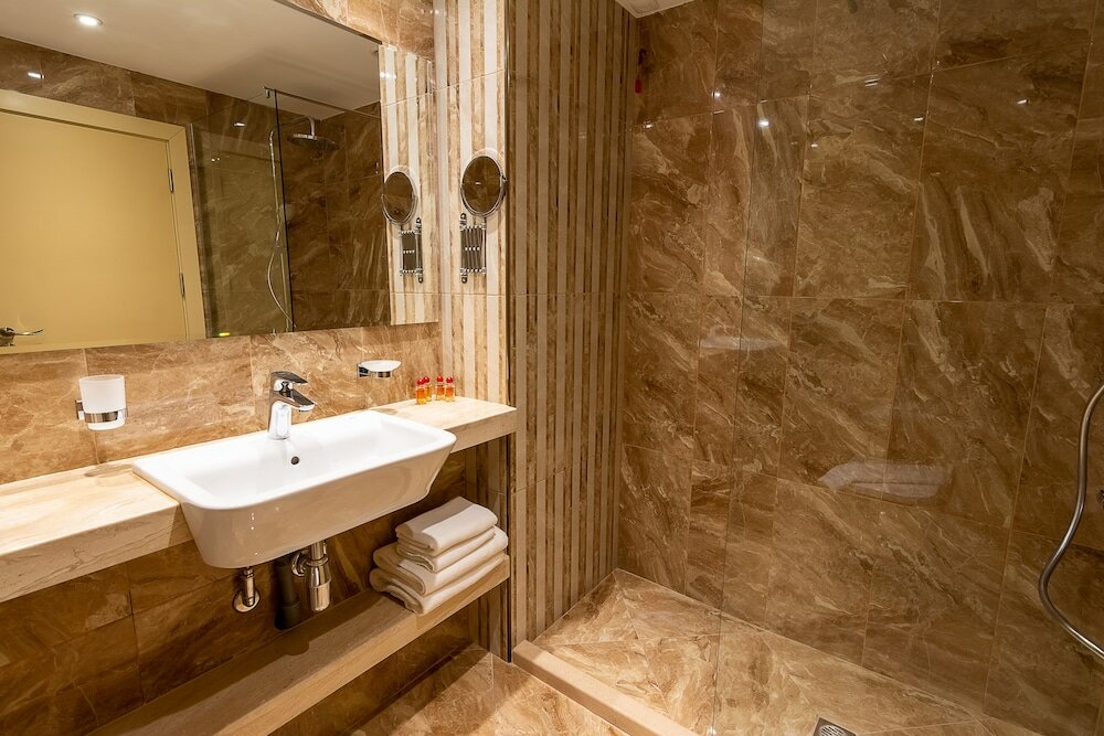 Фото Astoria Grand Hotel