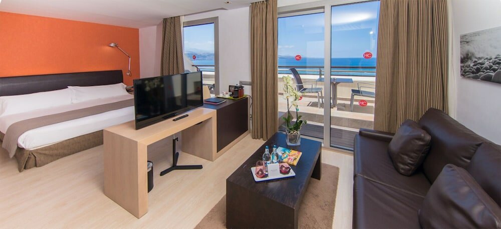 Фото Hotel Cristina by Tigotan Las Palmas - Adults Only