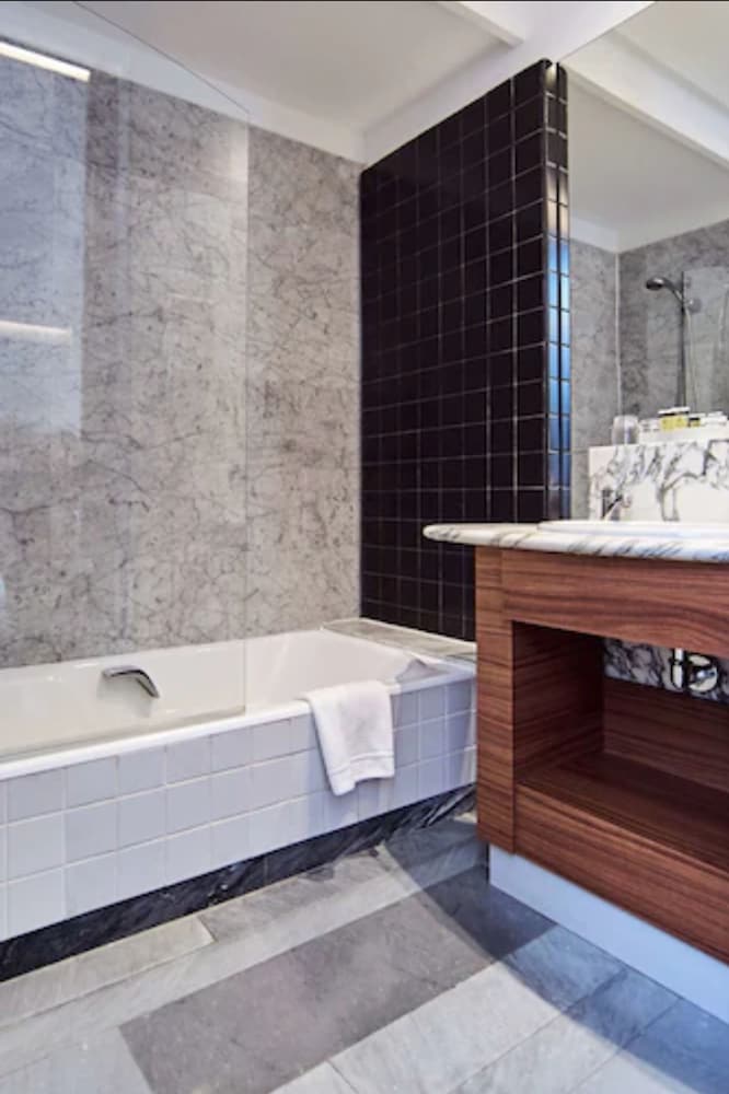 Фото Occidental León Alfonso V