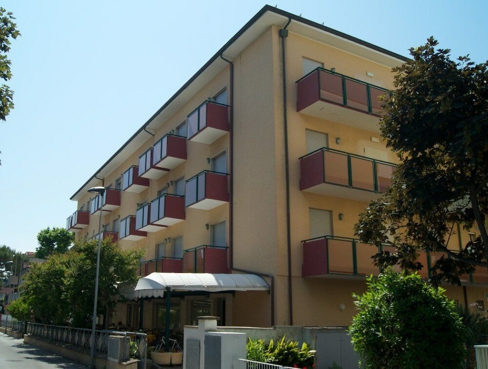Фото Hotel Aron