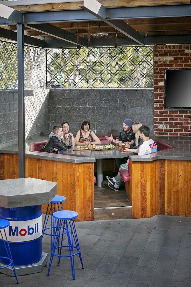 Фото Tonsley Hotel