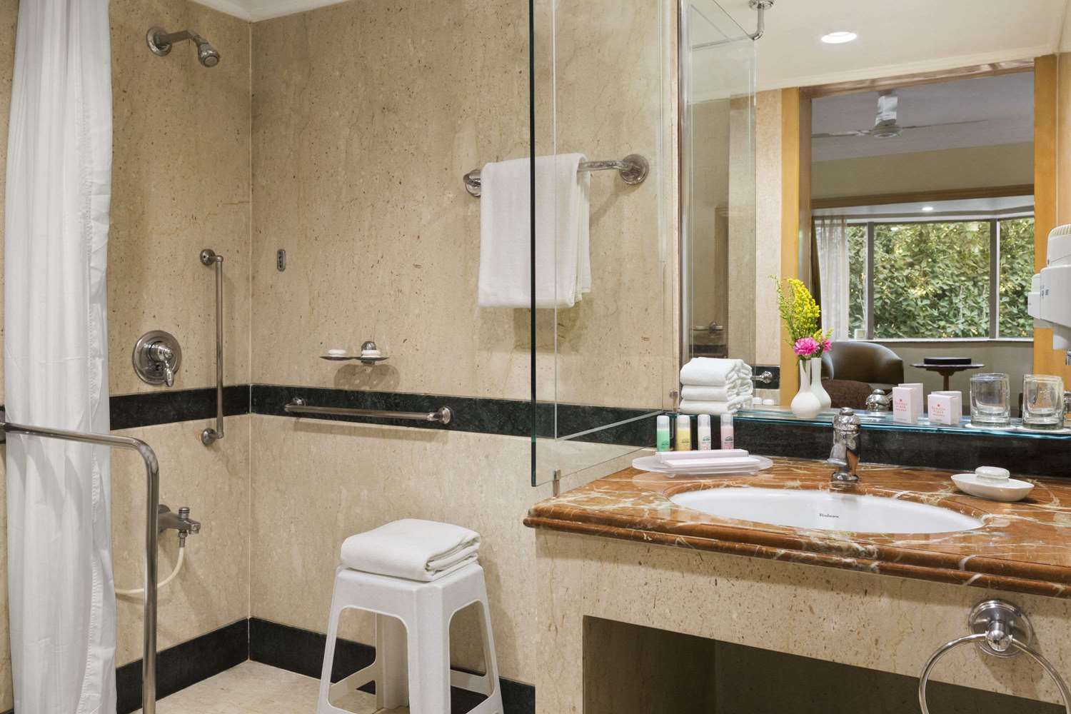 Фото Ramada Plaza by Wyndham Palm Grove