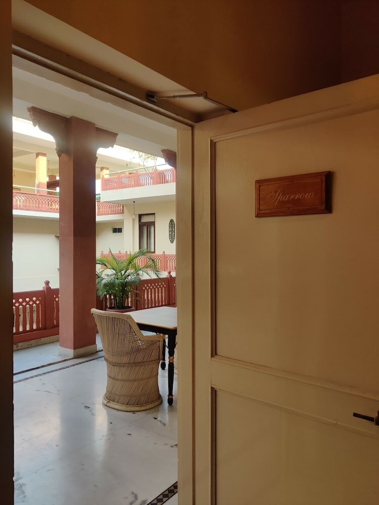 Фото Suryaa Villa - A City Centre Hotel