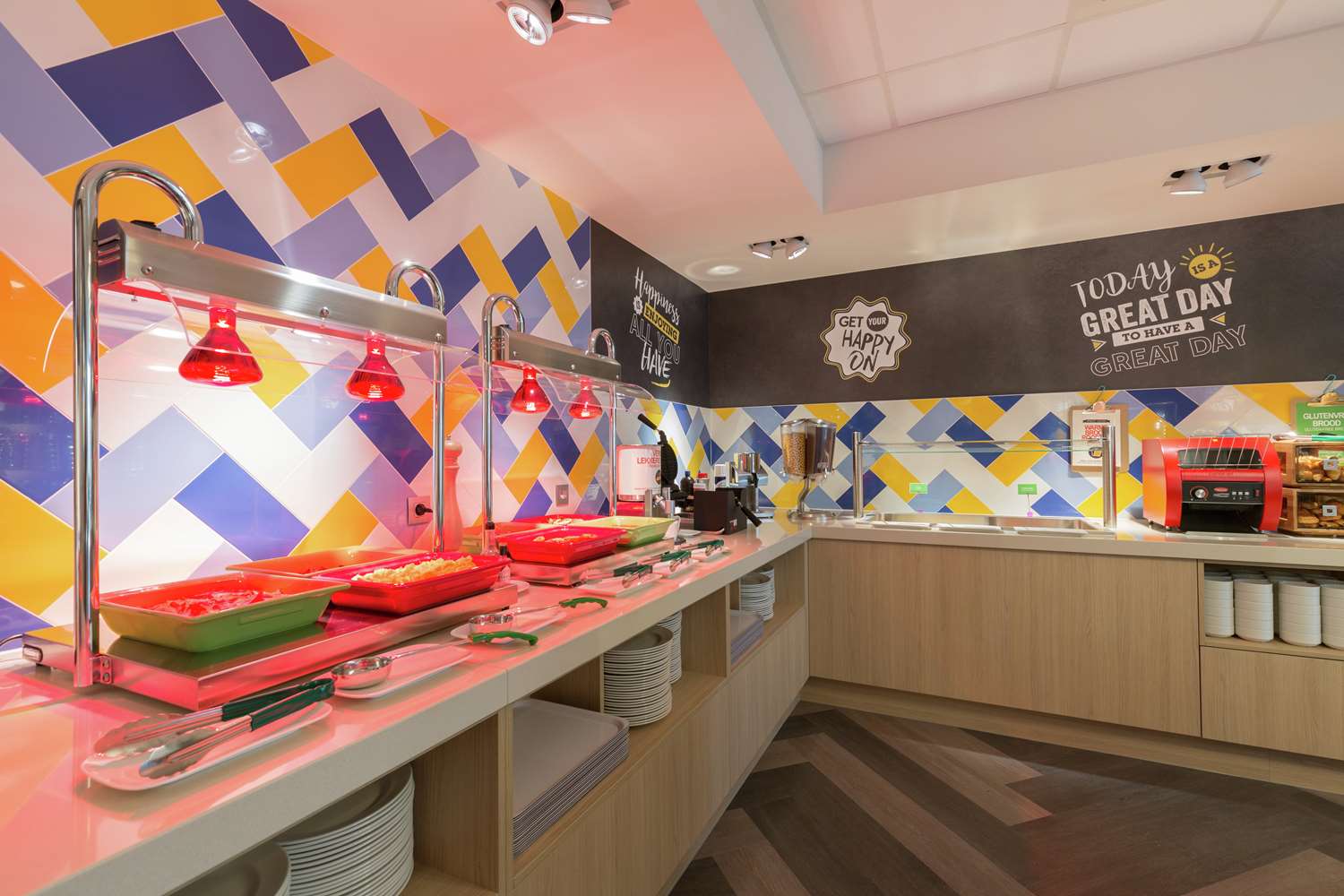 Фото Hampton by Hilton Antwerp Central Station