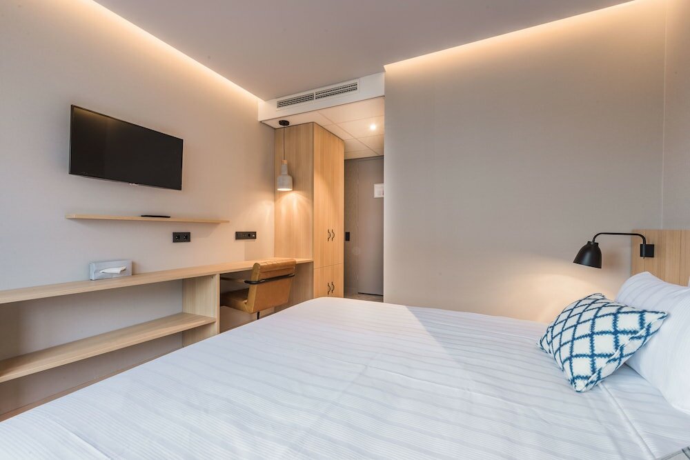 Фото Urban Lodge Hotel