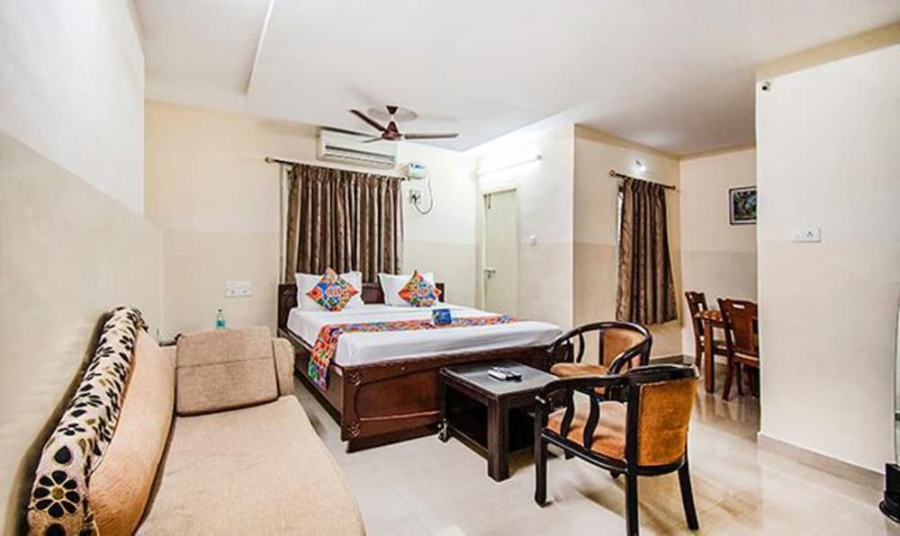 Фото Fabhotel Aditya Yatri Nivas