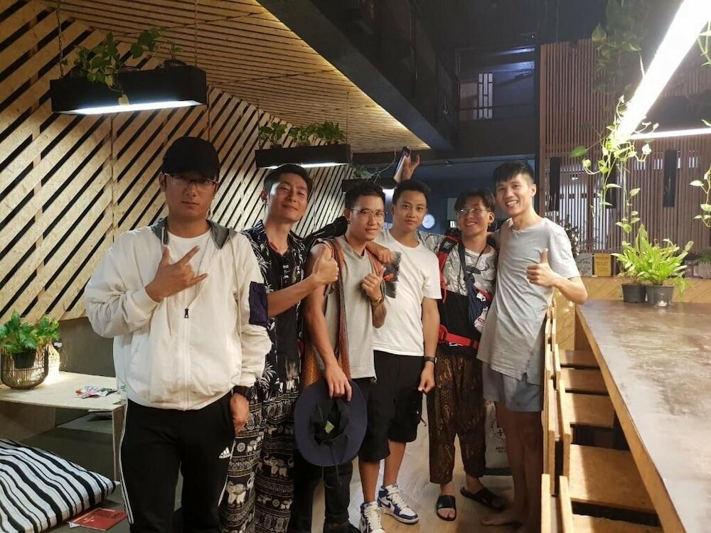 Фото Hugger Hostel - Adults Only