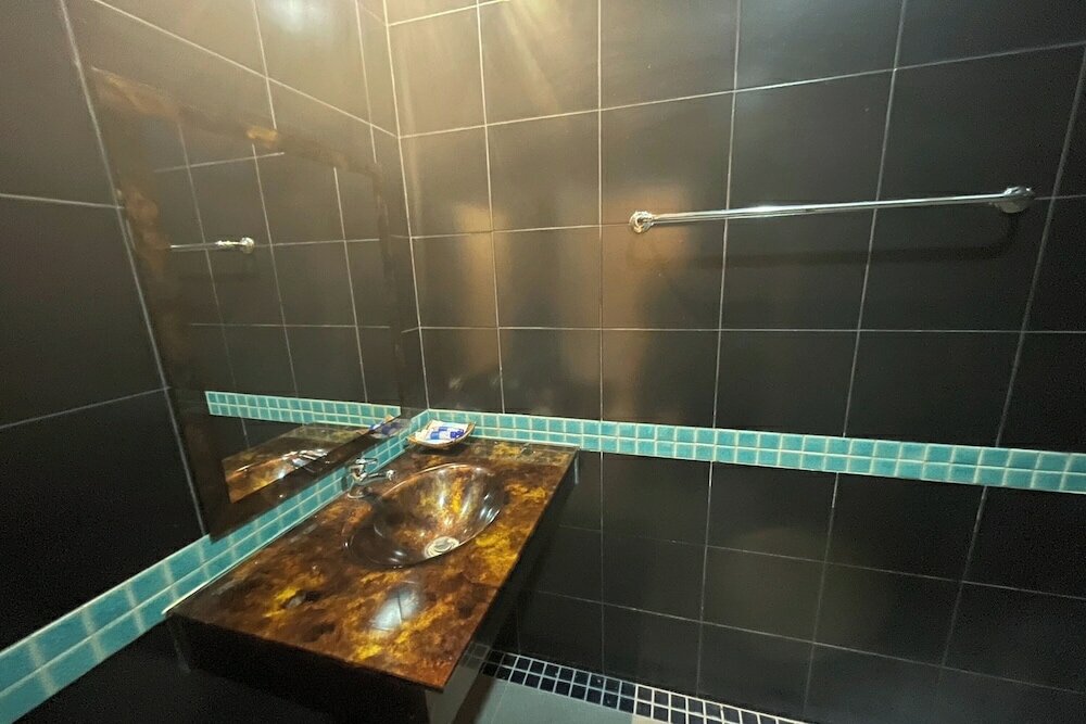 Фото Phuket Airport Villa