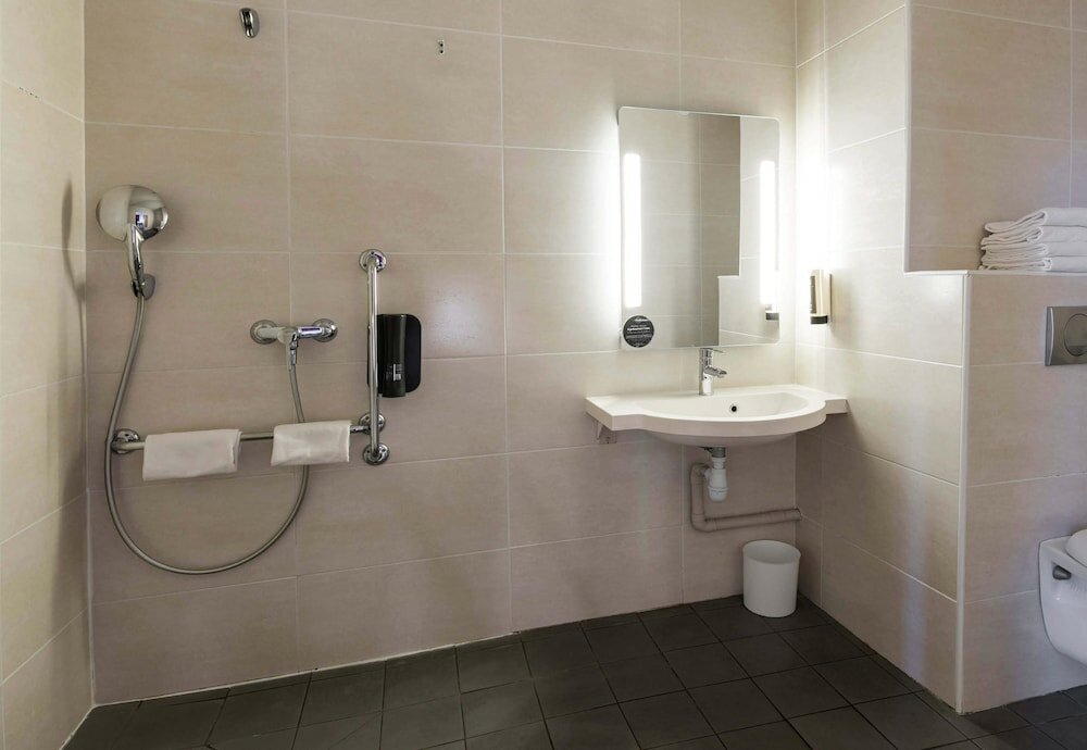 Фото B&B Hotel Castres Centre Gambetta