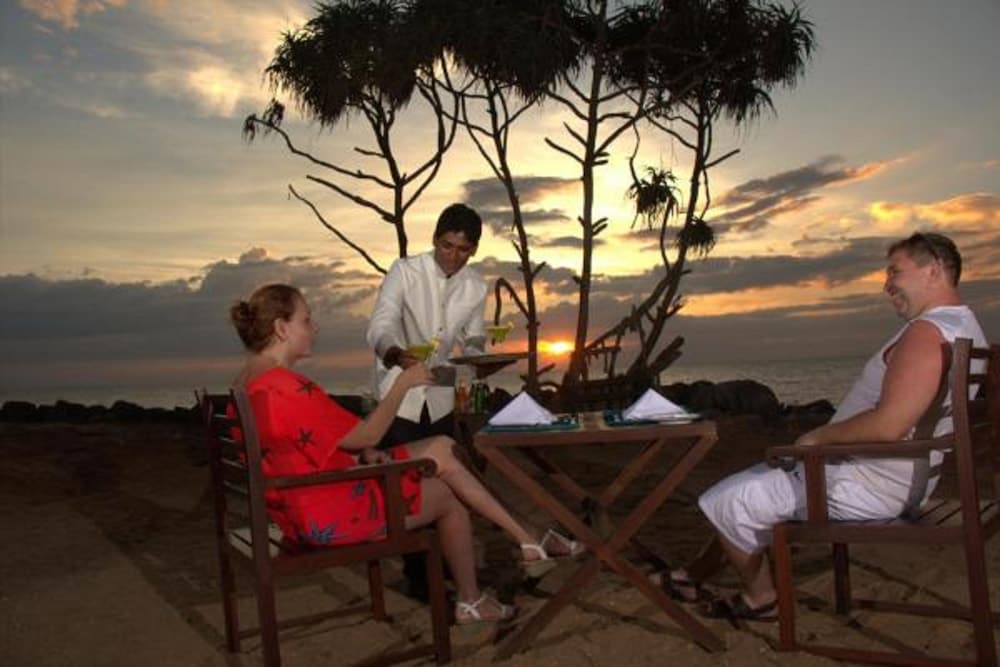 Фото Amagi Beach Hotel Marawila