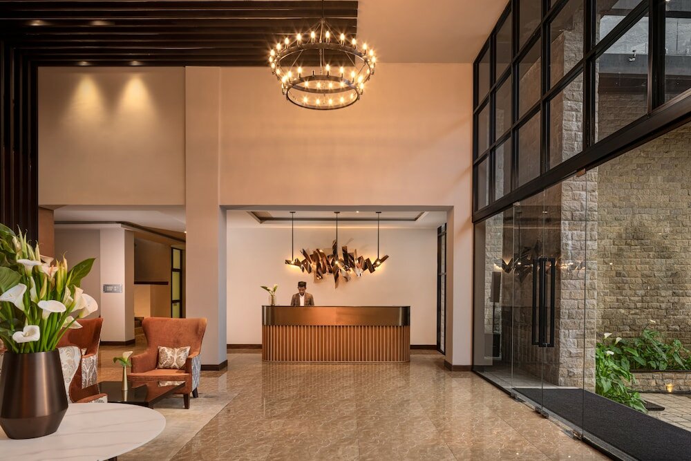 Фото The Golden Ridge Hotel