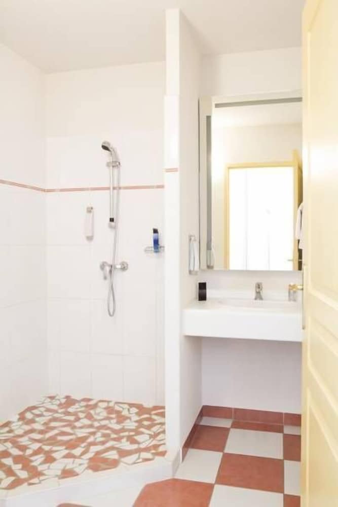 Фото Hôtel ibis Styles Marennes Oleron