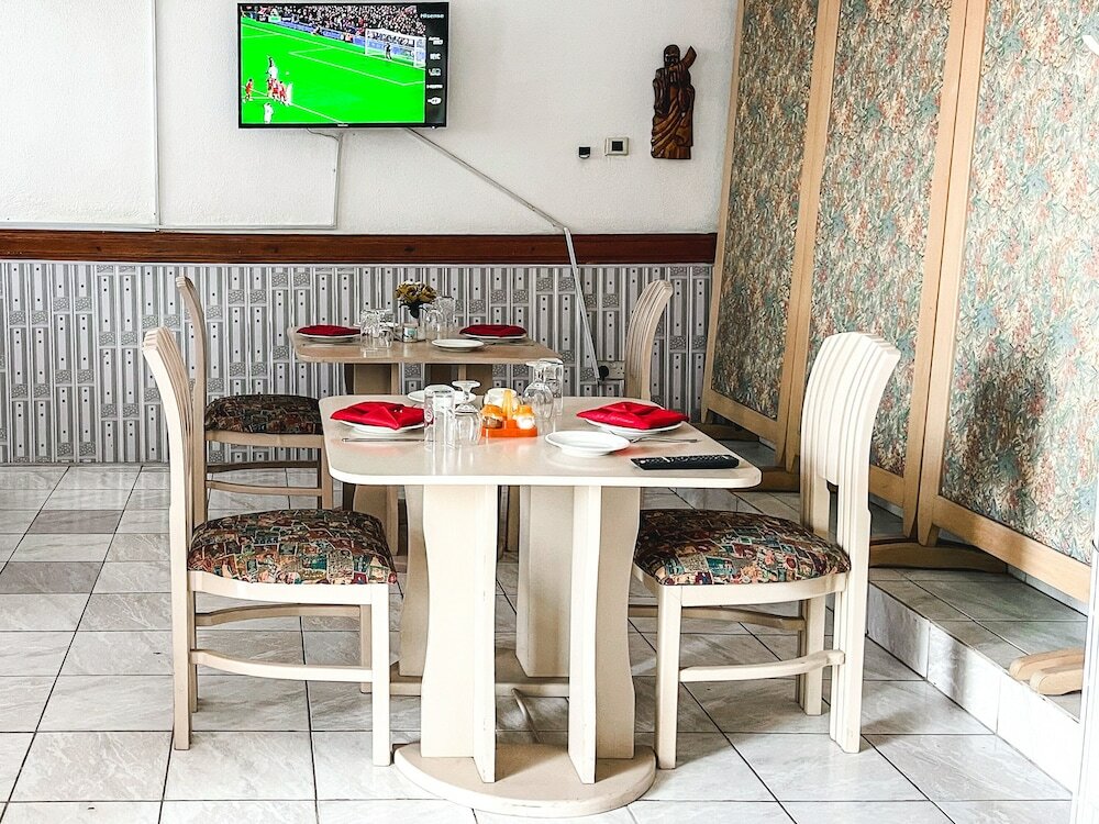 Фото Hill View Hotel McCarthy Hills