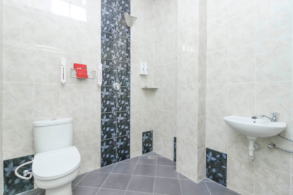 Фото RedDoorz @ Pemuda