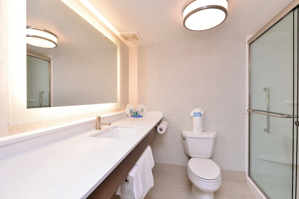 Фото Holiday Inn Express Hotel & Suites Indianapolis Dtn-Conv Ctr, an Ihg Hotel