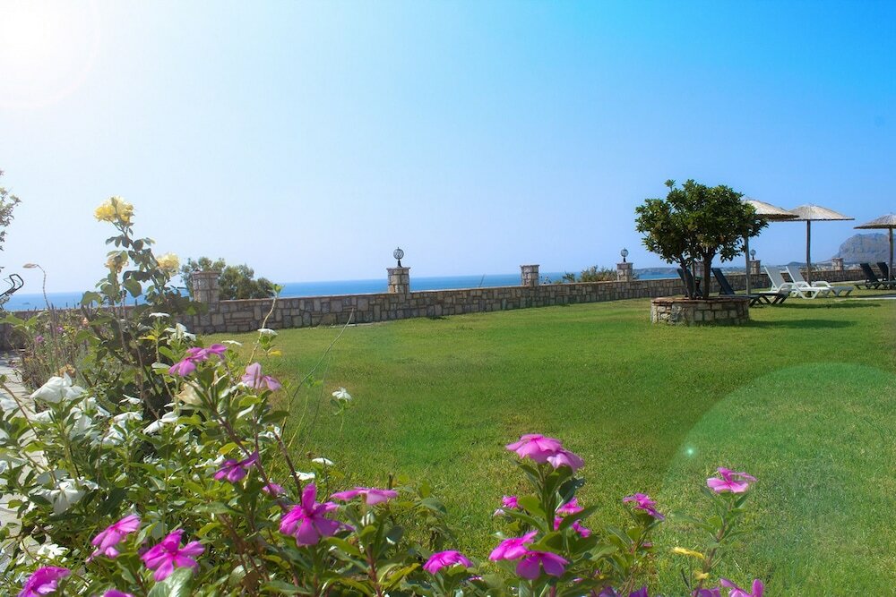 Фото отеля 2