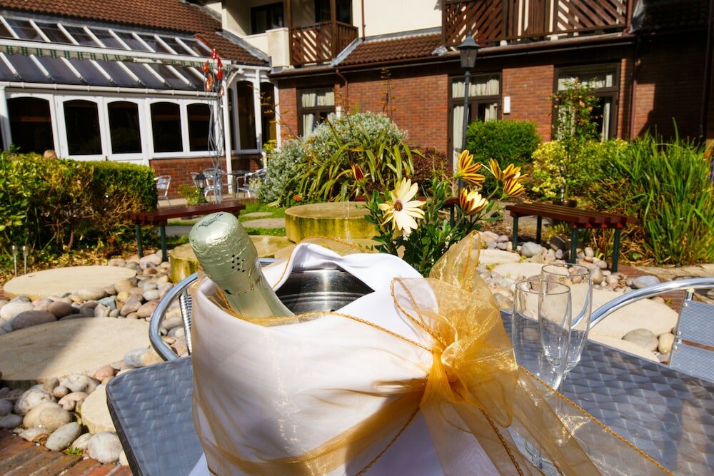 Фото Kingston Lodge Hotel