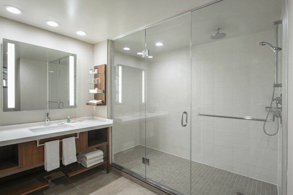 Фото Delta Hotels by Marriott Regina