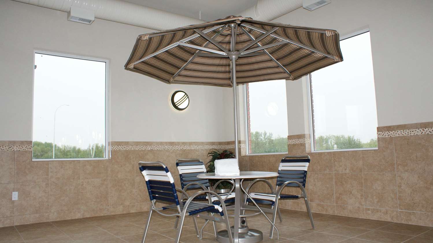 Фото Hampton Inn by Hilton Fort Saskatchewan