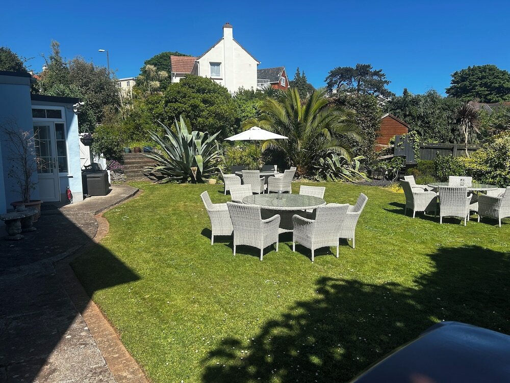 Фото Amber House