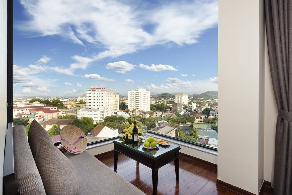 Фото Thanh Lich Royal Boutique Hotel