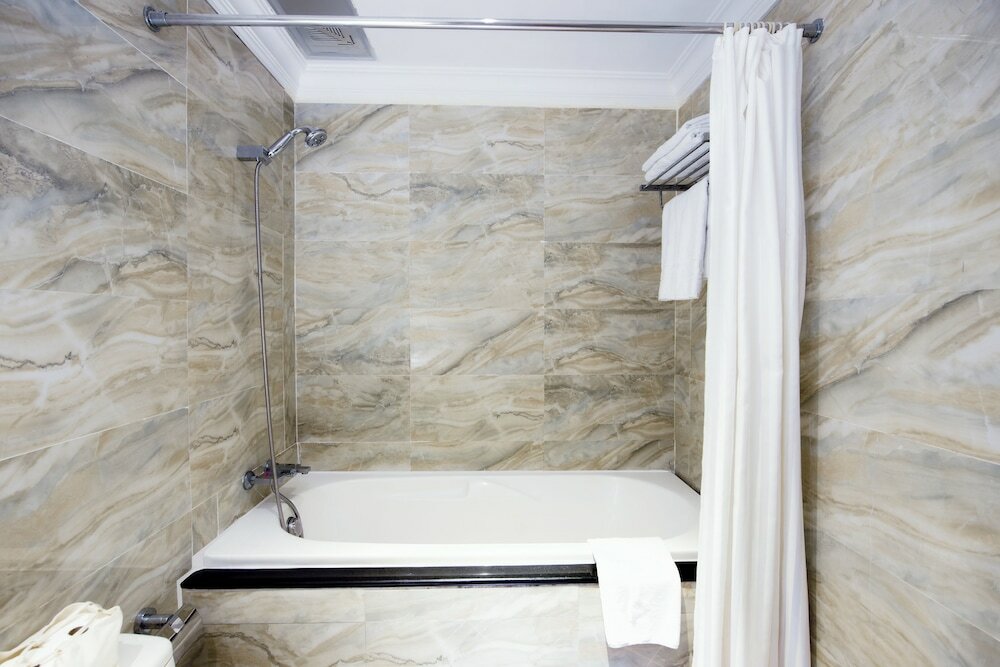 Фото A&em - The Petit Hotel