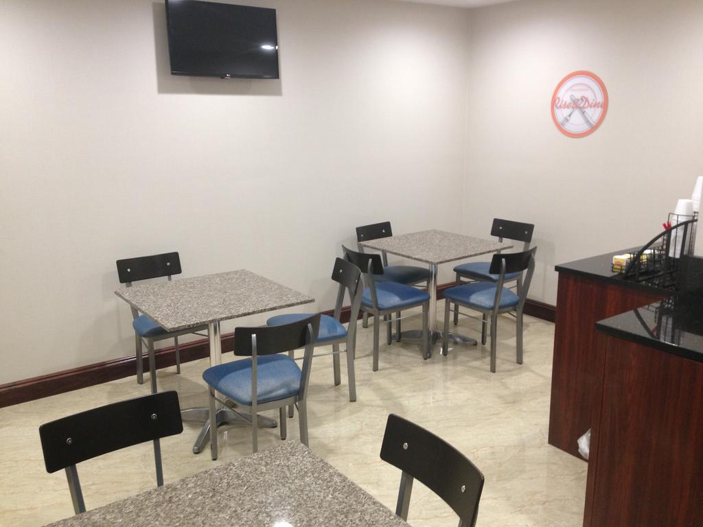 Фото Rockaway Hotel Brooklyn