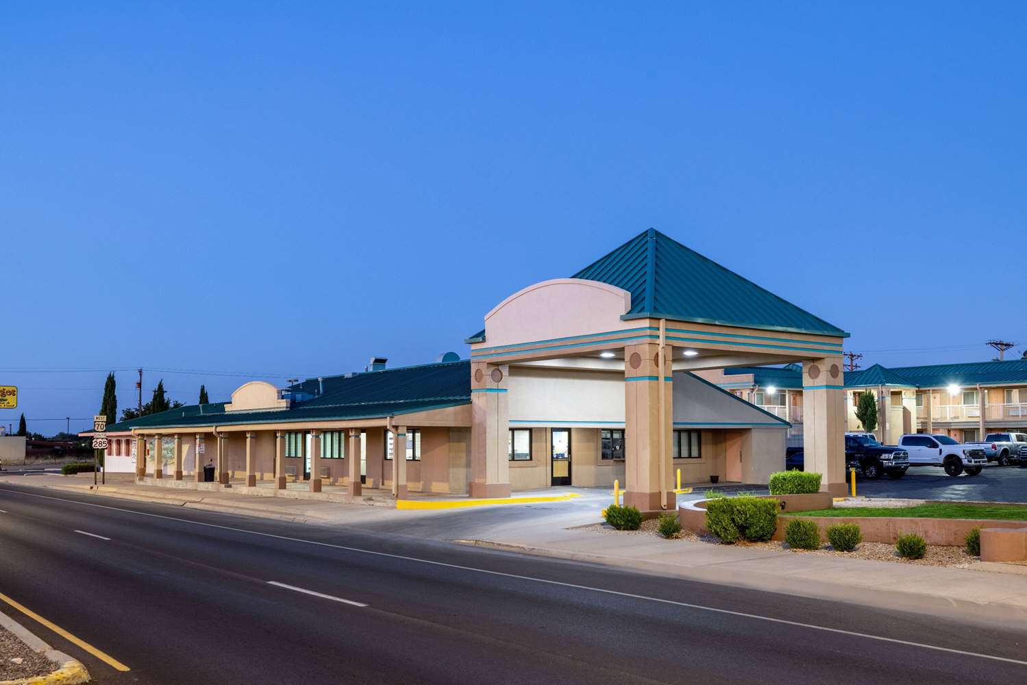Фото Days Inn by Wyndham Roswell