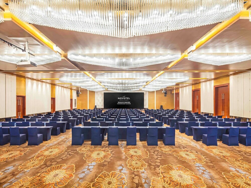 Фото Novotel Nanjing East Suning