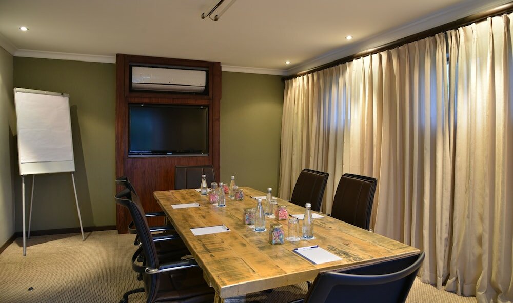 Фото Protea Hotel by Marriott Cape Town Durbanville