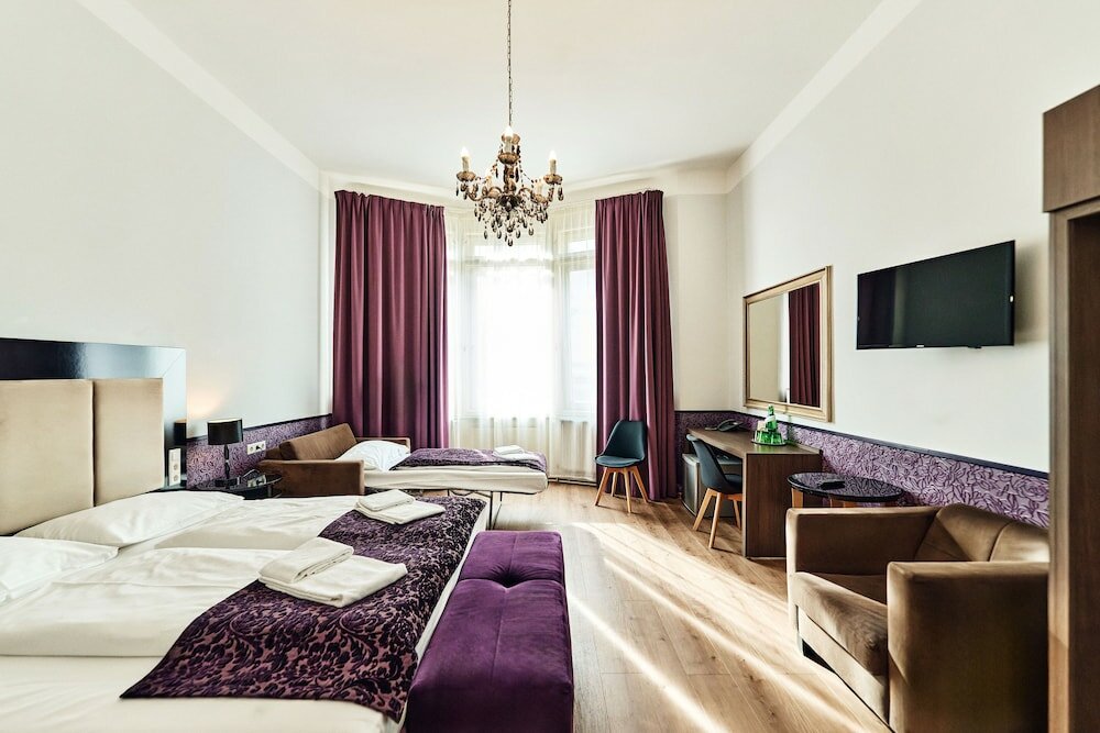 Фото Hotel Pension Baron am Schottentor