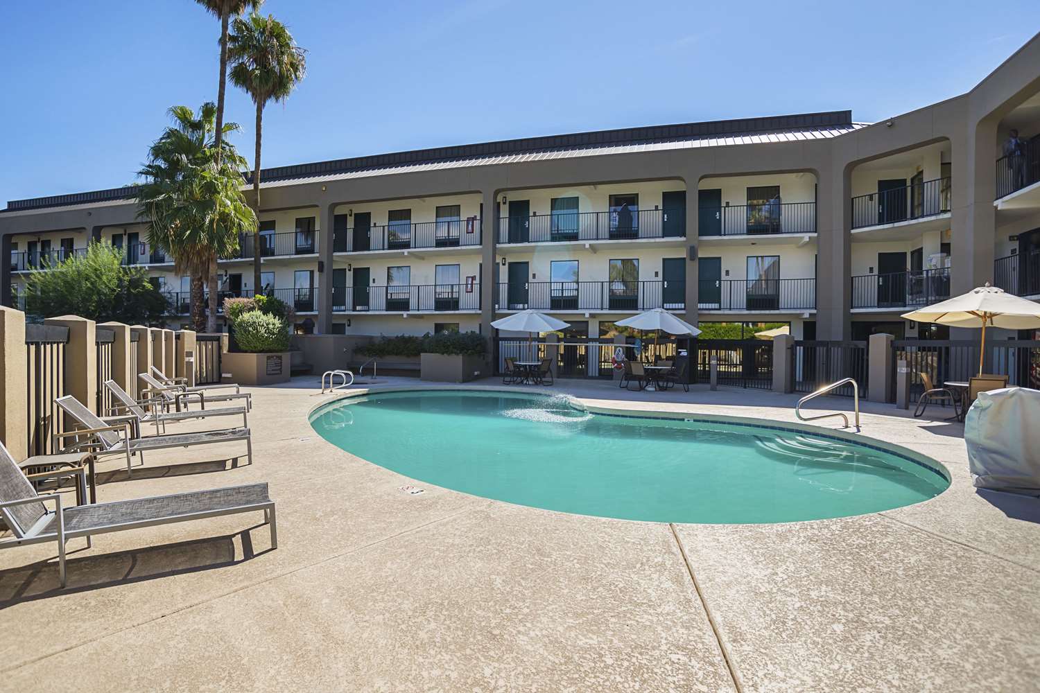 Фото отеля 4