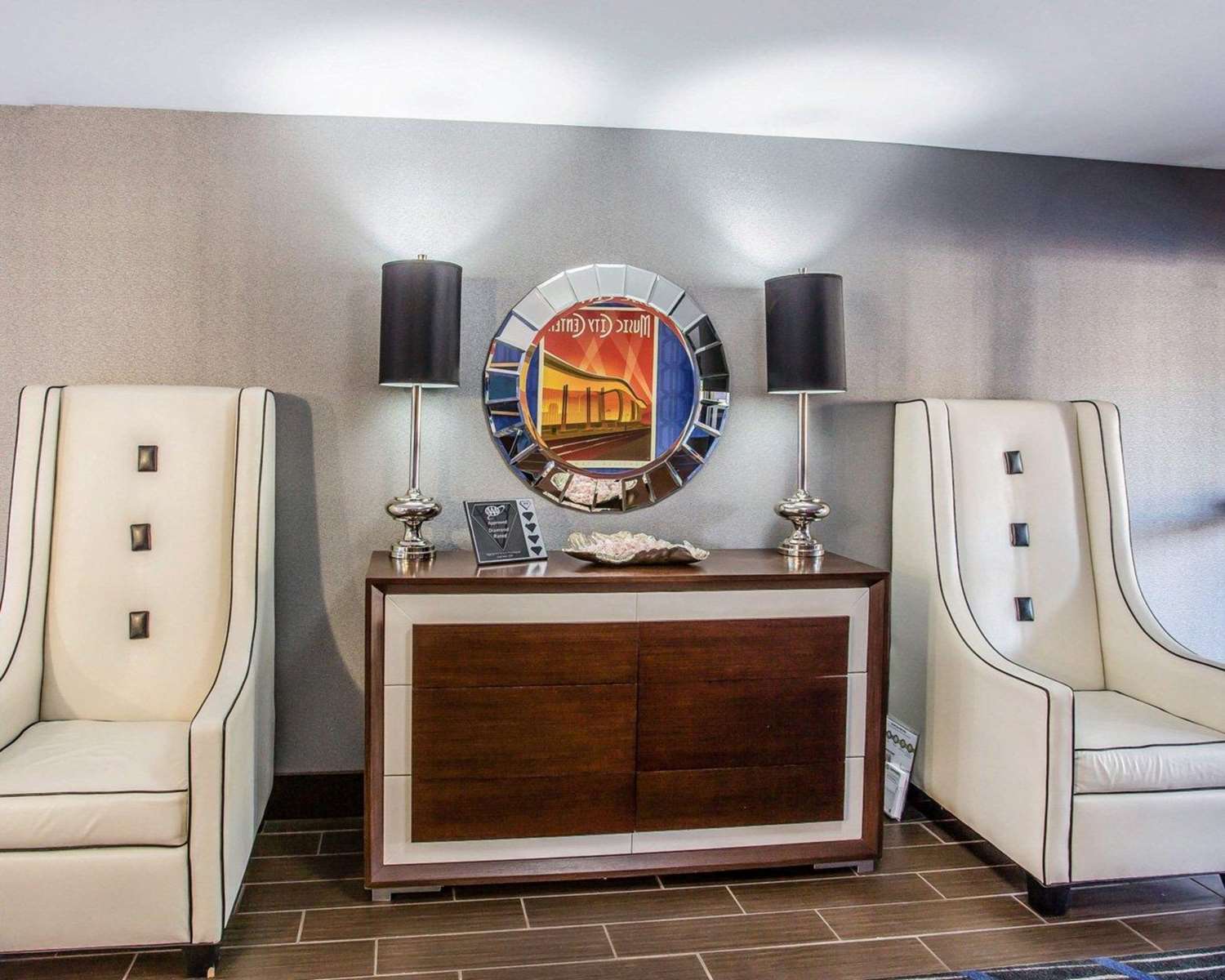 Фото Quality Suites Nashville Airport