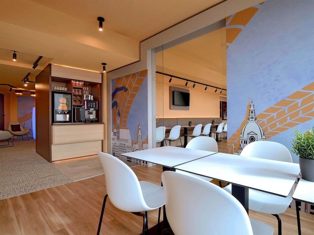 Фото B&b Hotel Hannover-City